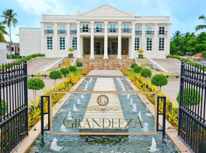 Grandeeza Luxury Hotel