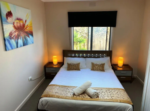 The Gazebo Place - Spacious 4 Bedroom near Murray River