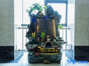 Youyi Hotel (Urumqi High-speed Railway Wanda Shop)