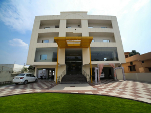 Capital O 37423 Golden Leaf