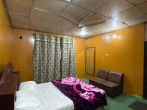 Al-Khaliq Residency