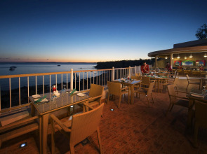 Reef Oasis Beach Resort