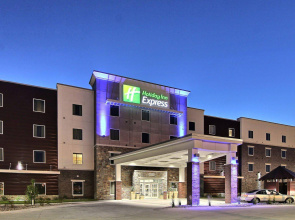 Holiday Inn Express Fargo SW - I-94 Medical Center by IHG