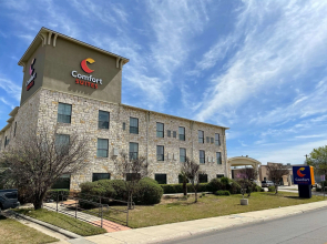Comfort Suites Near Seaworld
