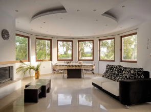 Maia Luxury Pool Villa