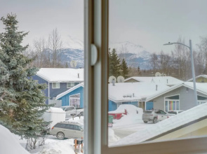 Quiet Anchorage Home: Near Parks, Hikes & Airport!