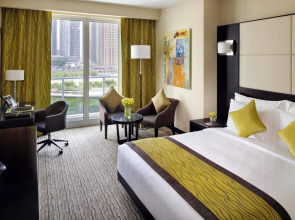 Mövenpick Jumeirah Lakes Towers Hotel