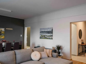Spacious Seaside Flat at Alimos