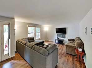 Ocean Pines Hideaway Near Beach, Pools & Golf 3 Bedroom Home