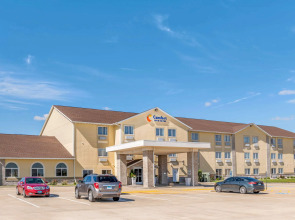 Comfort Inn & Suites near Route 66