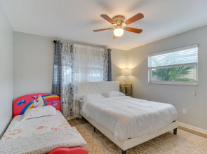 Largo House w/ Backyard Oasis & Proximity to Beach