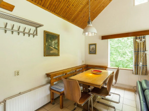 Attractive Holiday Home in Vrouwenpolder With Fenced Garden