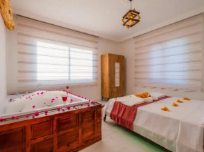 BD Luna Villas