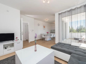 Villa Star 4 luxury apartment with a pool