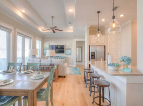 30A Sandpiper by Avantstay In Prominence, 2 Pools + Gym Access, 2 Bikes Incl