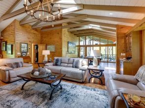 Luxe Glenville Cabin w/ Porch & BBQ ~ 5 Mi to Lake