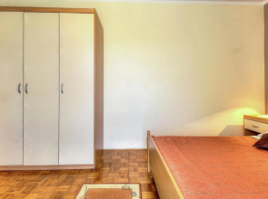 Nice Home in Porec With Wifi and 2 Bedrooms