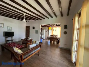 Malcom Villa