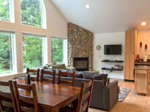 Mt Baker Lodging Cabin 1 Sleeps 8
