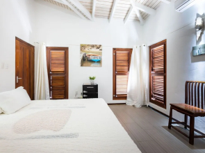 Room in B&B - Grace Stay - Beautiful Spacious Room in Villa mi Cuna With Swimming Pool