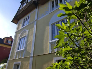 Villa Mira