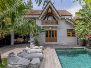 Villa Palm Jari 1 by Alfred in Bali - Architectural 2 Bedroom Pool Villa Berawa Canggu