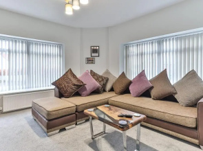 Luxury Spacious Pad with Games Room