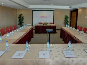 Отель Aryana