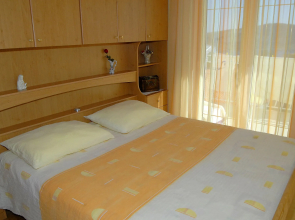 Apartment Ante - with large terrace : A1 Primosten, Riviera Sibenik