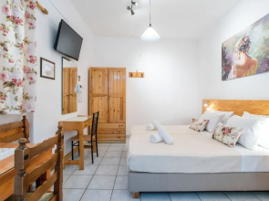Room in Apartment - Comfort Double or Twin Room or Semi-basement
