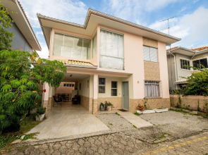 Linda Casa De 2 Andares C/churrasq Rjg011