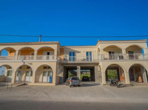 Katsaros Luxury Apts II 5 Min Walk To Beach
