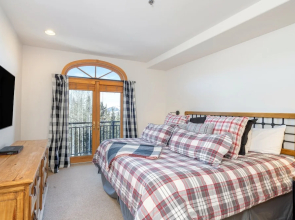 Bear Creek Lodge 408 4 Bedroom Condo by Alpine Lodging Telluride