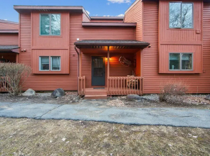 Hudson 76i - A Stylish Mountain Retreat 2 Bedroom Townhouse by The Summit at Gore Mountain