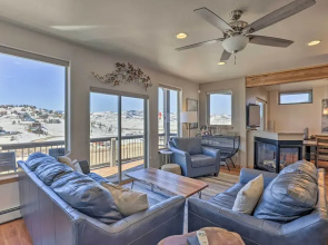Mountain-view House < 2 Mi to Granby Ranch!