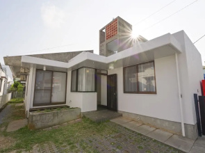 Pine House in Araha