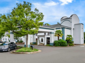 Clarion Pointe Apex – Holly Springs
