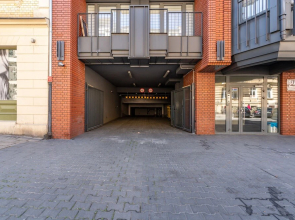 Kosinskiego With Parking by Renters