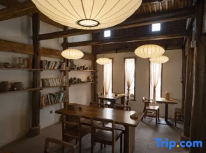 Xiqiao Homestay (Guantang Hot Spring Resort)