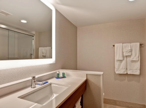 Holiday Inn Express Boston by IHG