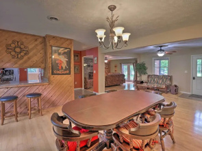 Hendersonville Home w/ Fire Pit: 5 Mi to Downtown!