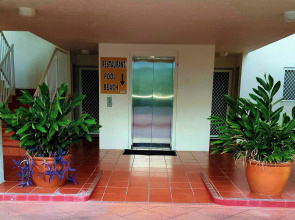 Golden Sands Beachfront Apartment Resort