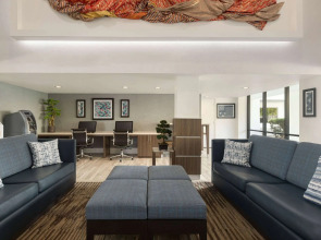 Mai Hana Hotel- Intl Drive, Trademark Collection by Wyndham