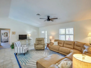 10 Mi to Beaches: Port Charlotte Paradise