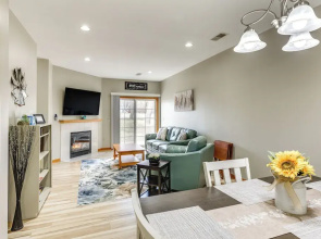 Lake Mills Retreat: 1 Mi to Beaches & Dining!