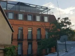 2 Santeli Turn Guest House