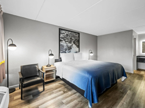 Super 8 by Wyndham Kingsport /I-81