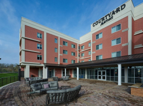 Courtyard Rome Riverwalk