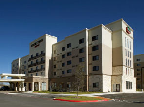 Courtyard by Marriott San Antonio Six Flags at The Rim