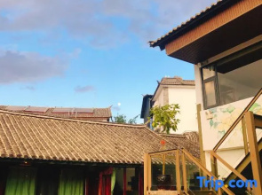Dali Shuanglang Scenic Area Gongjiang Island Seaview Inn